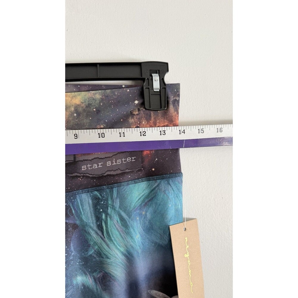 Niyama Sol Barefoot Leggings Women’s Size Medium Astro Ocean Galaxy Yoga Pants N - Picture 8 of 10